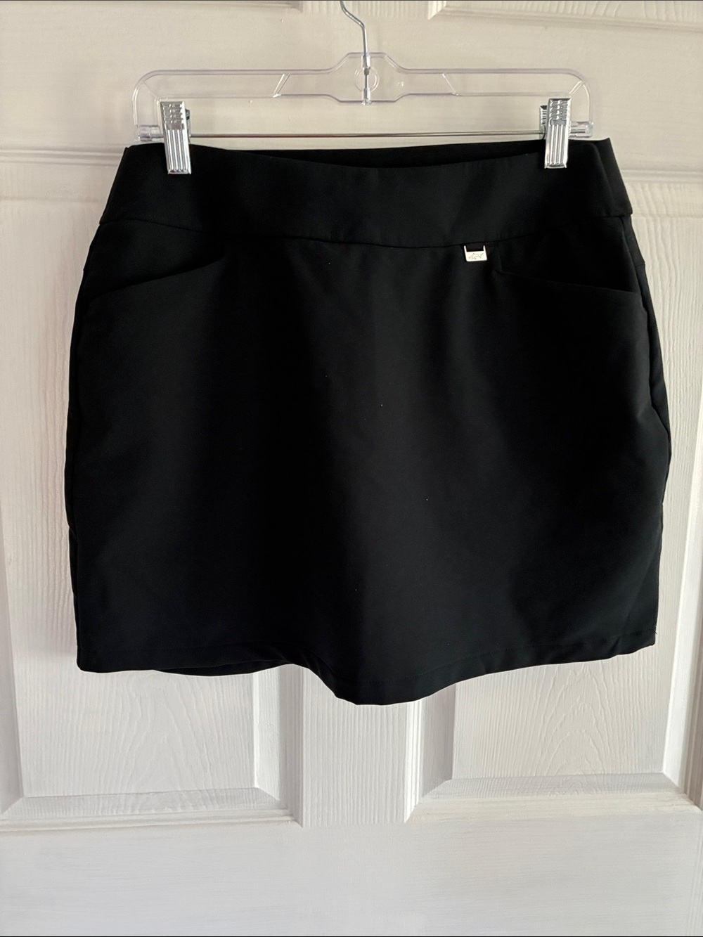 Greg Norman Collection Black Skort. Thick elastic waist. Cute and flattering